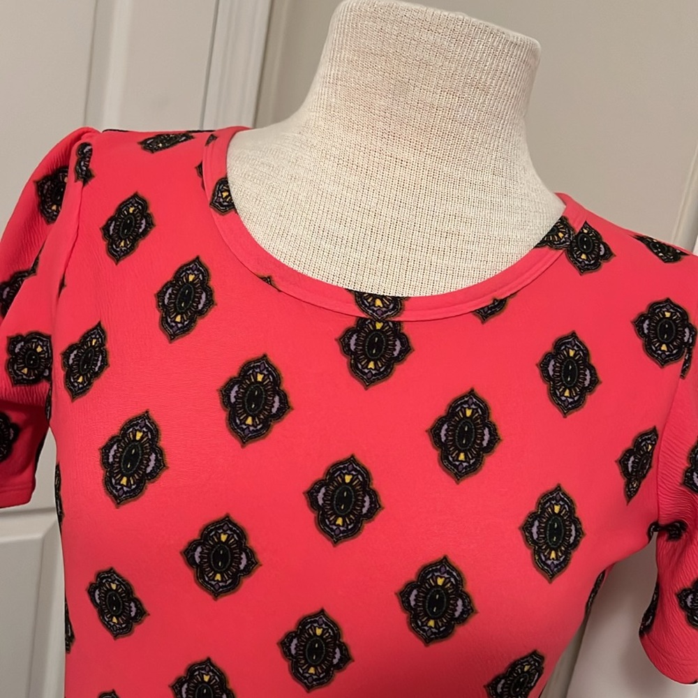 LuLaRoe Amelia Geometric Design Box Pleat Short Sleeve Dress Size Medium